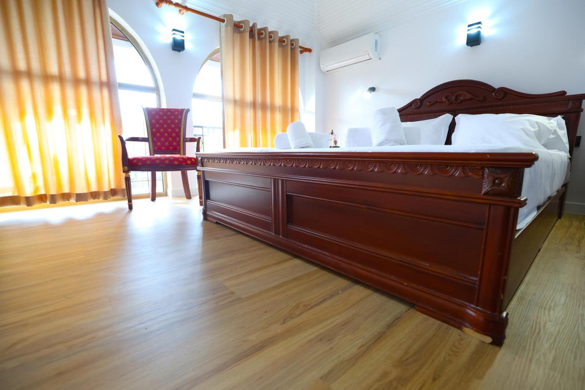 Vila Alizee Hotel 티라나 외부 사진