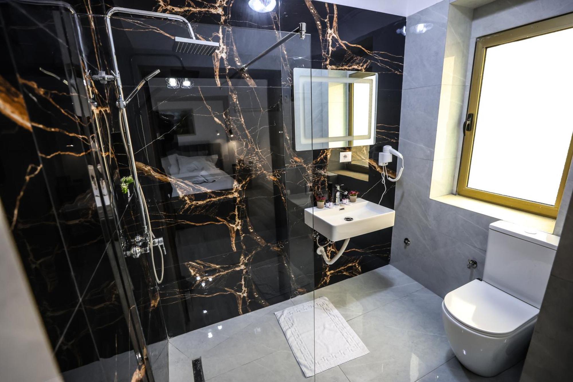 Vila Alizee Hotel 티라나 외부 사진