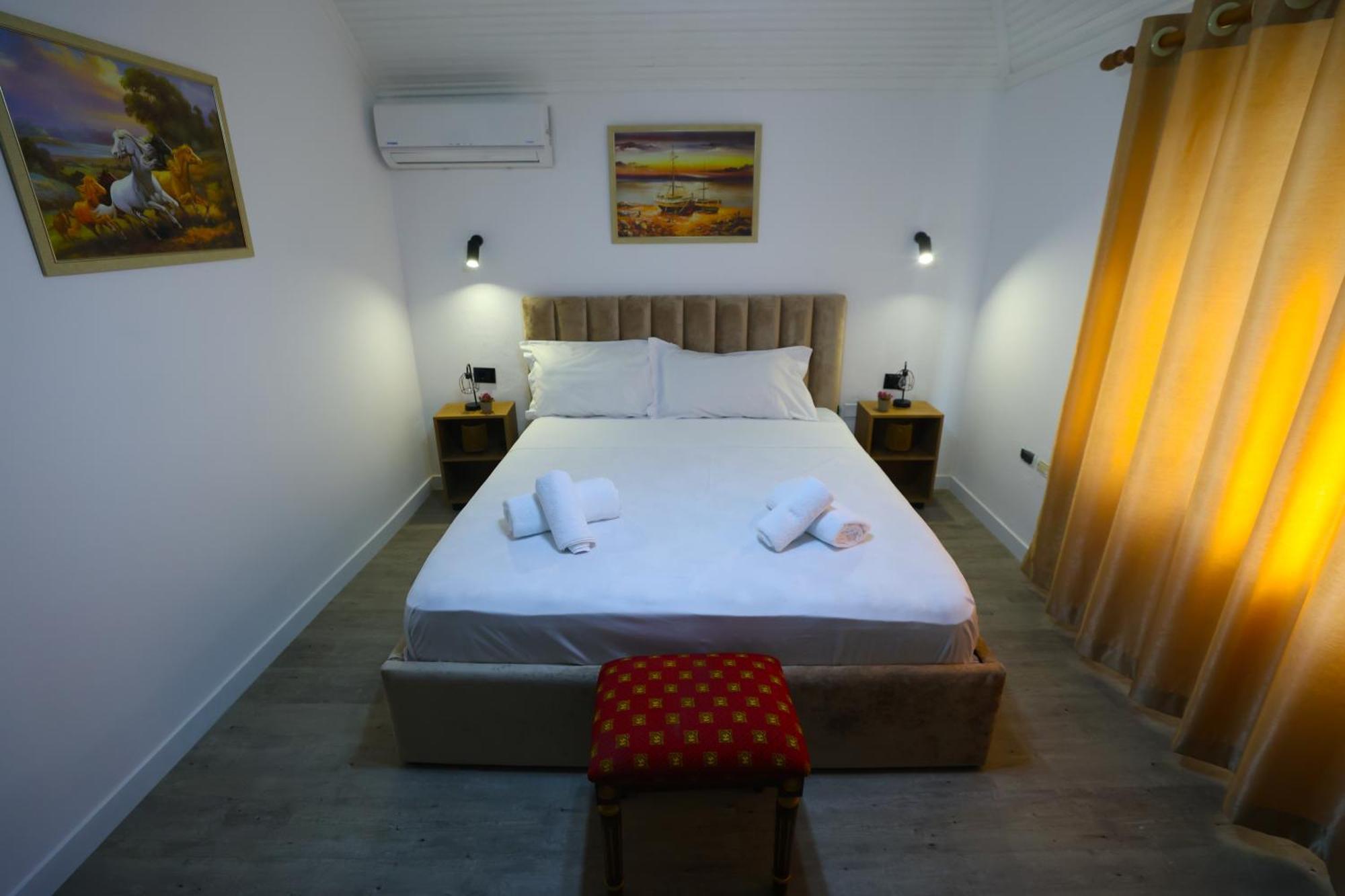 Vila Alizee Hotel 티라나 외부 사진