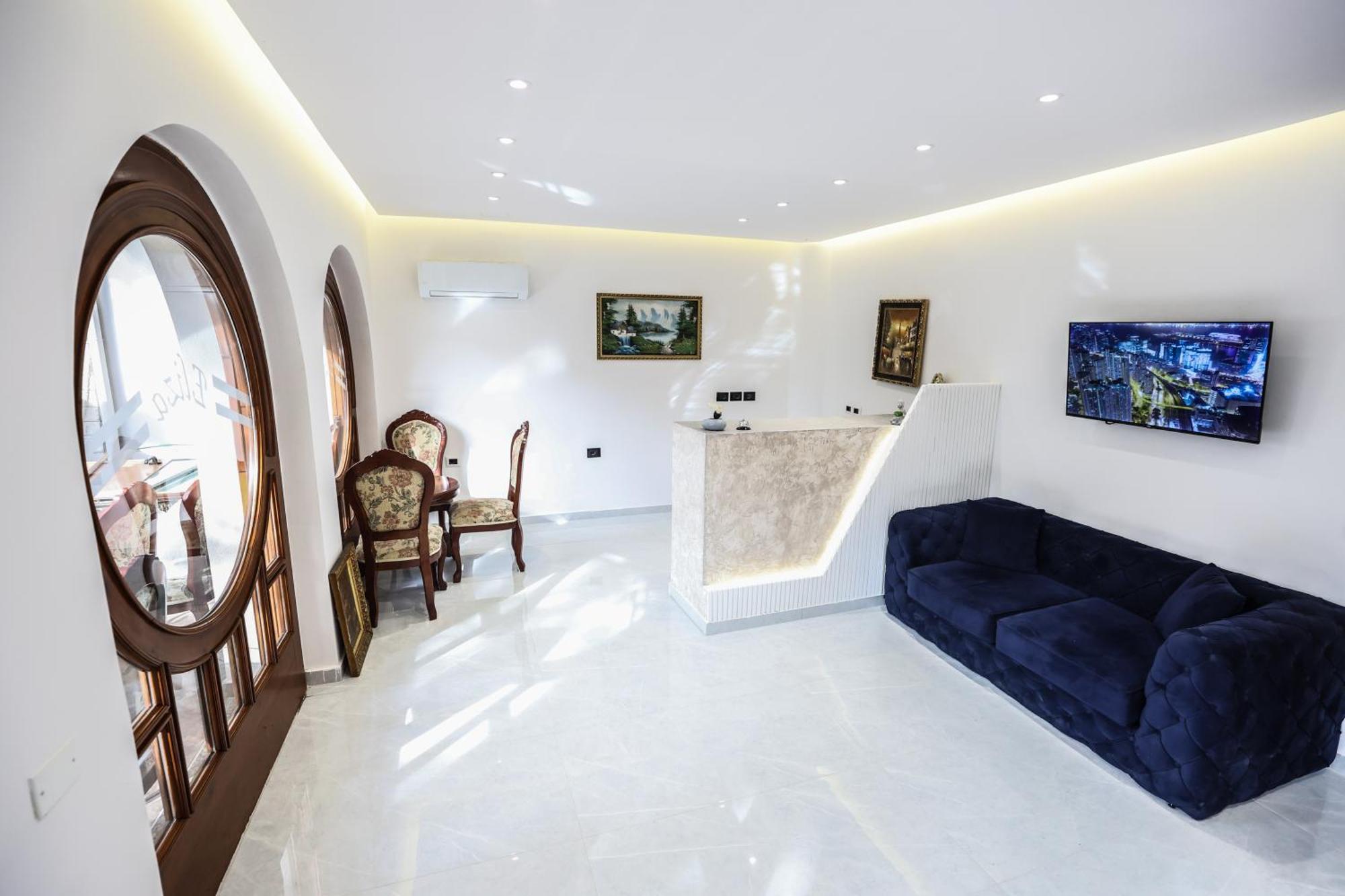 Vila Alizee Hotel 티라나 외부 사진