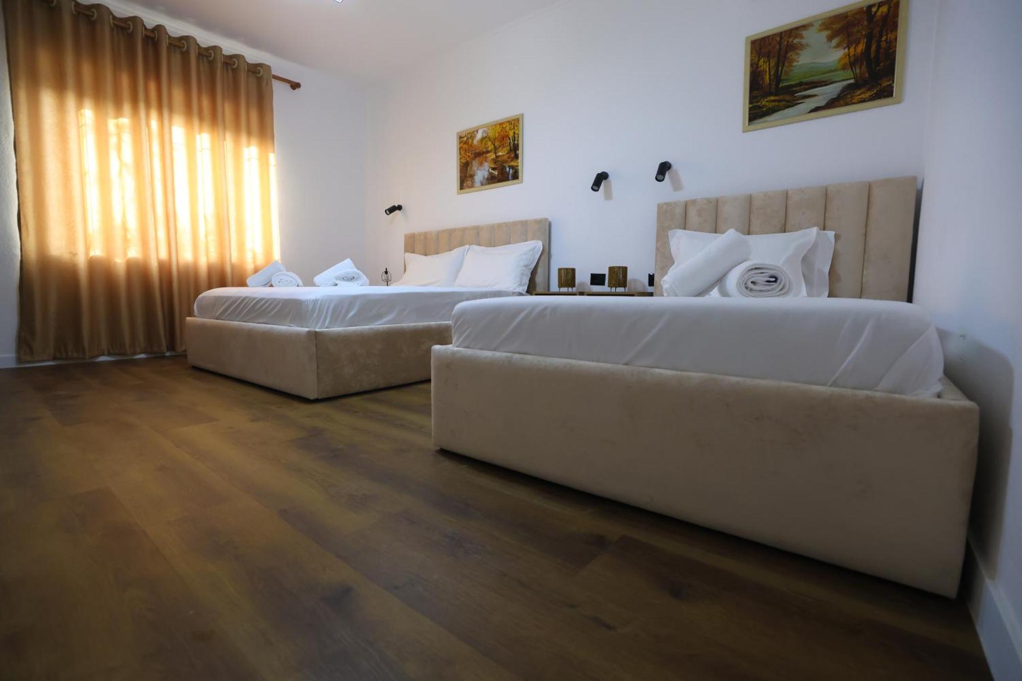 Vila Alizee Hotel 티라나 외부 사진