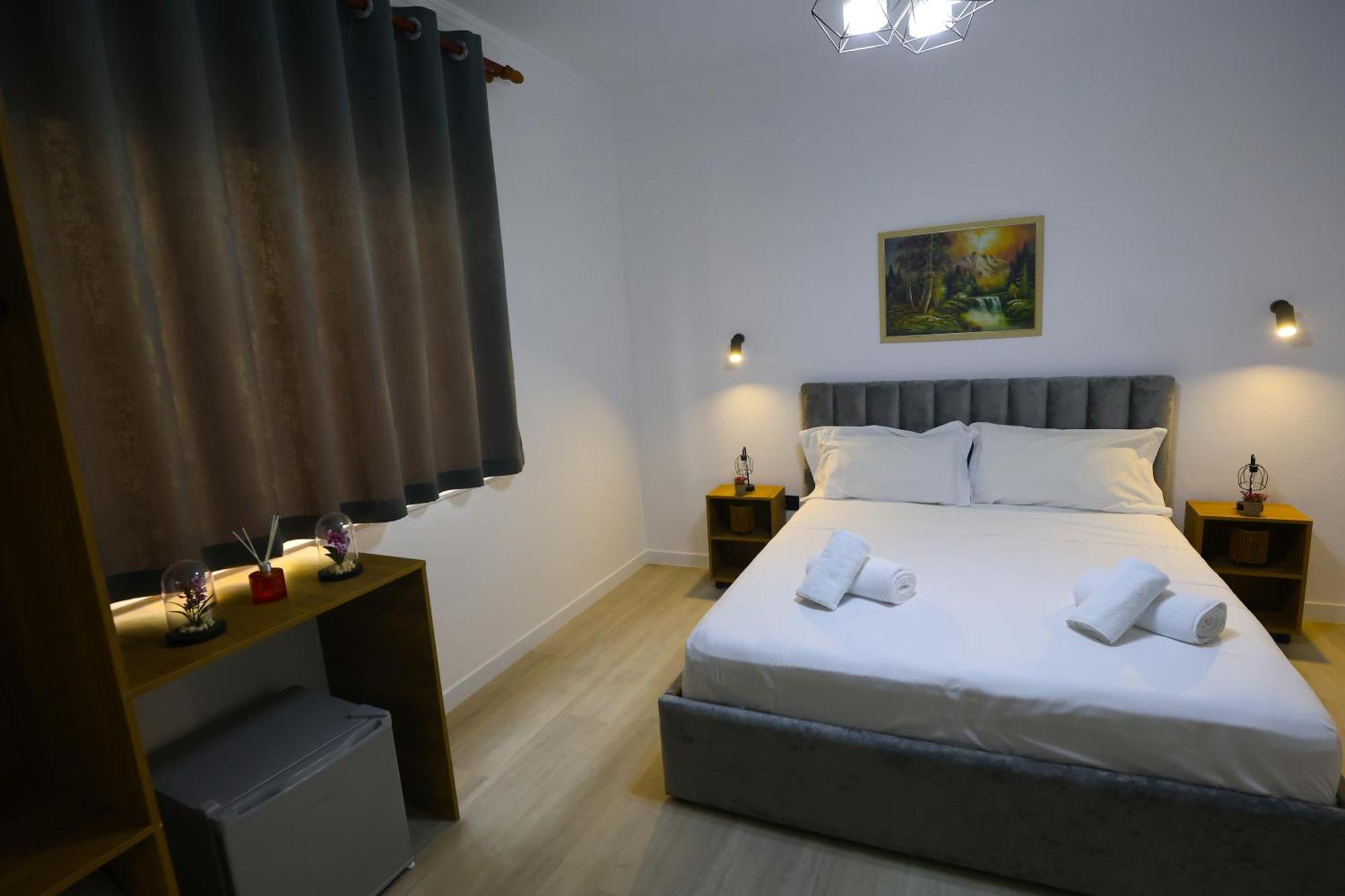 Vila Alizee Hotel 티라나 외부 사진