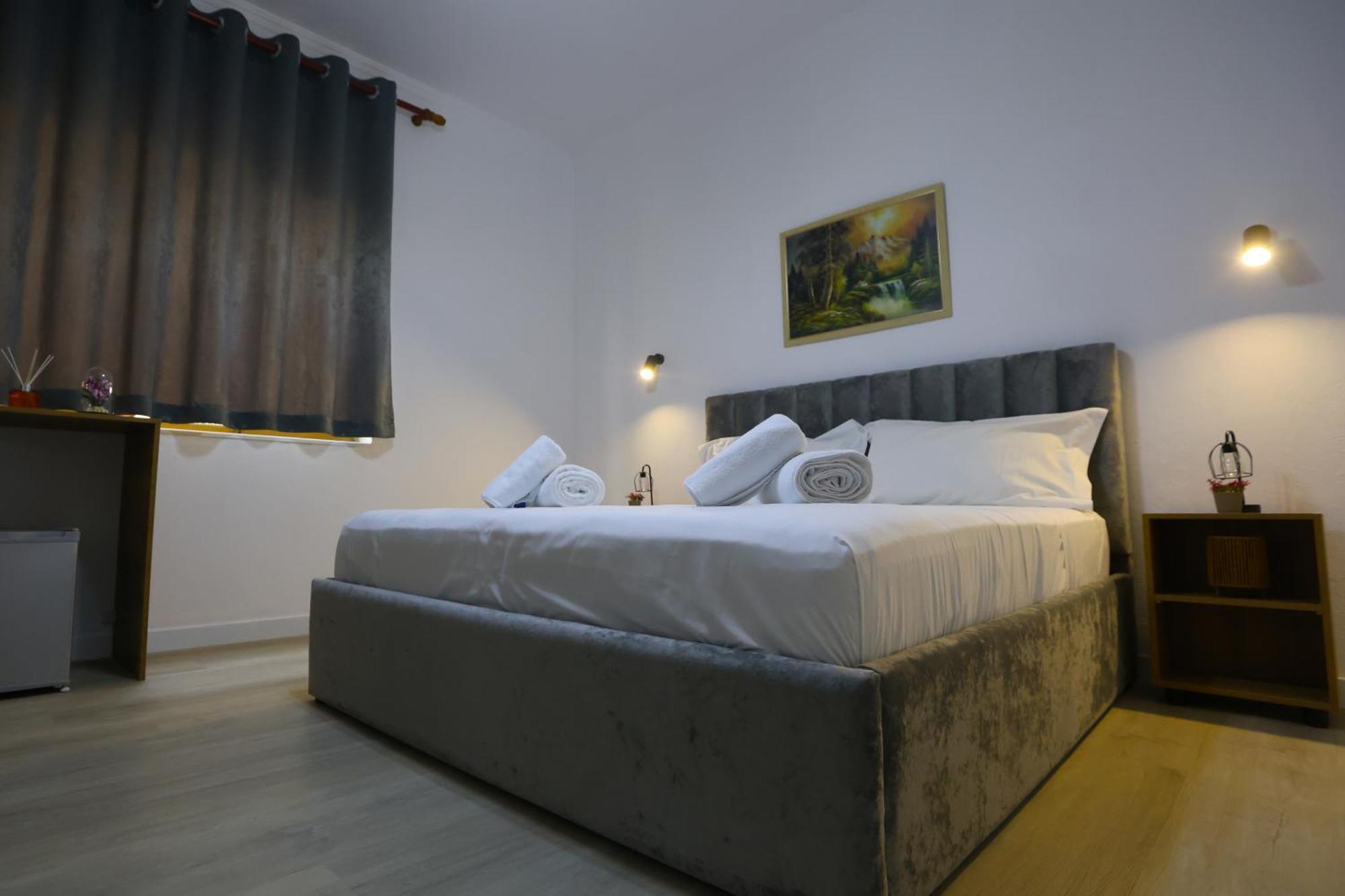 Vila Alizee Hotel 티라나 외부 사진