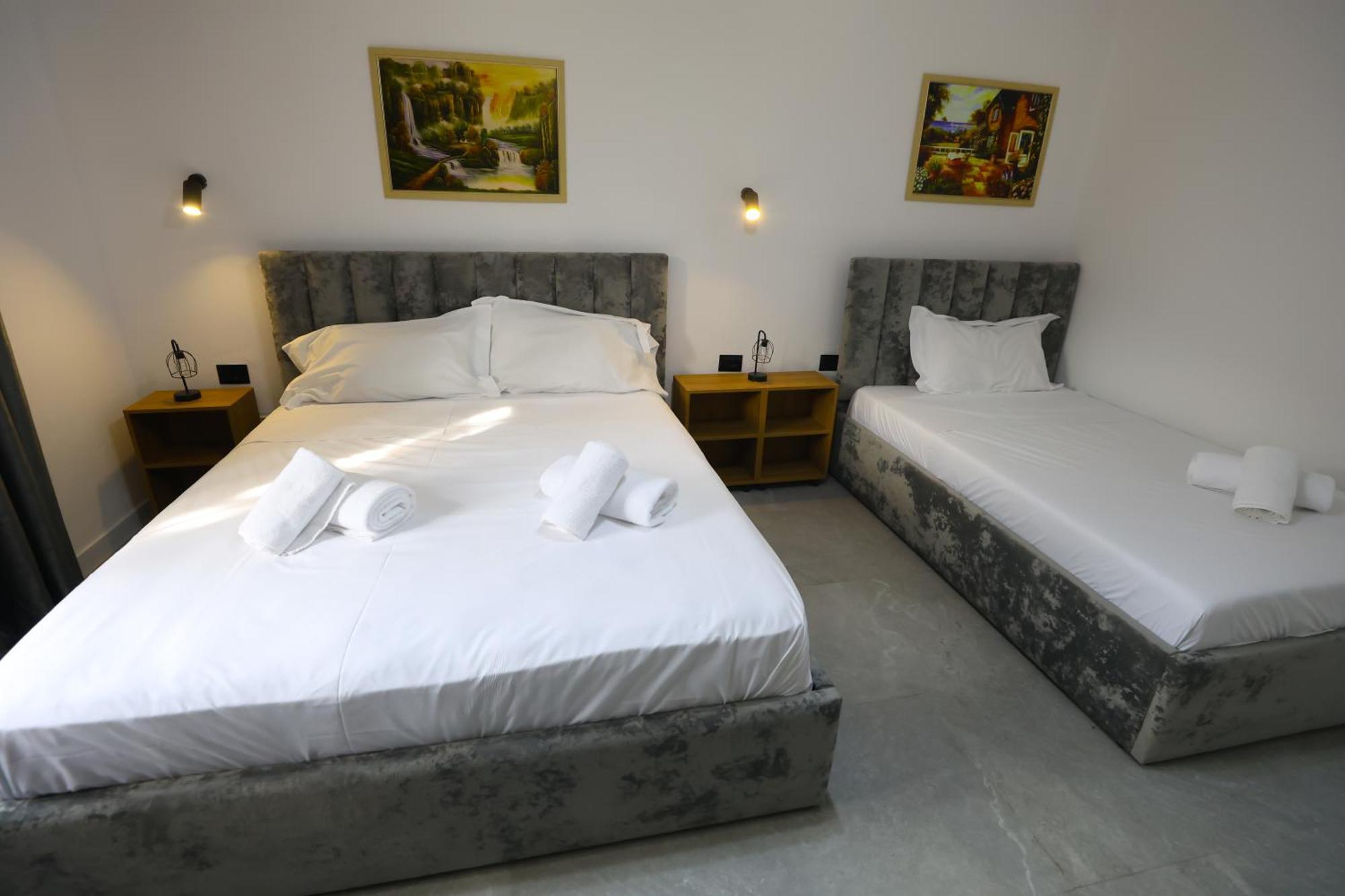 Vila Alizee Hotel 티라나 외부 사진